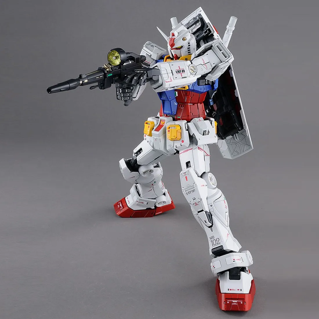 Bandai Hobby PG Unleashed 1/60 Mobile Suit Gundam RX-78-2 Gundam Plastic Model Kit (white)