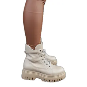 Beige leather insulated boots by Karino