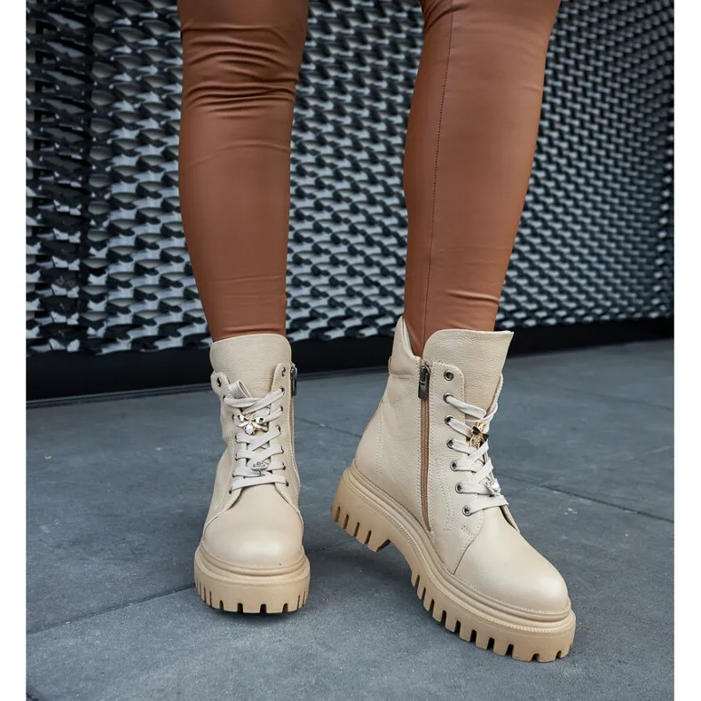 Beige leather insulated boots by Karino