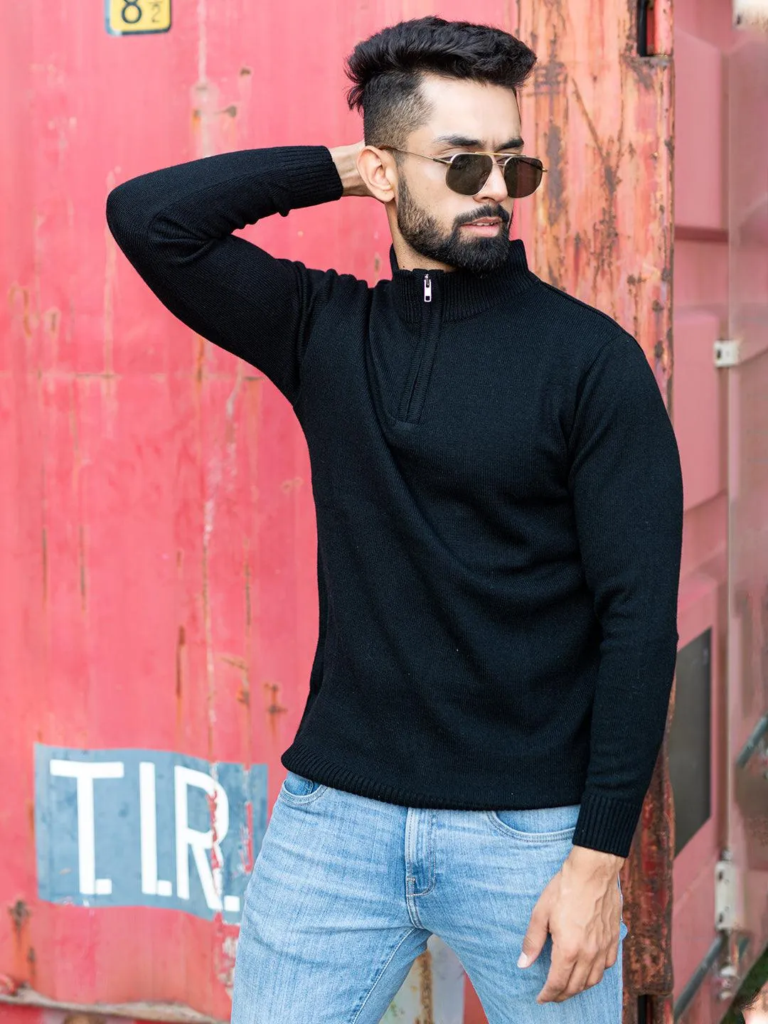 Black Color Classic Zipper Men's Sweater