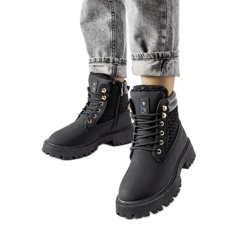 Black insulated Foca boots