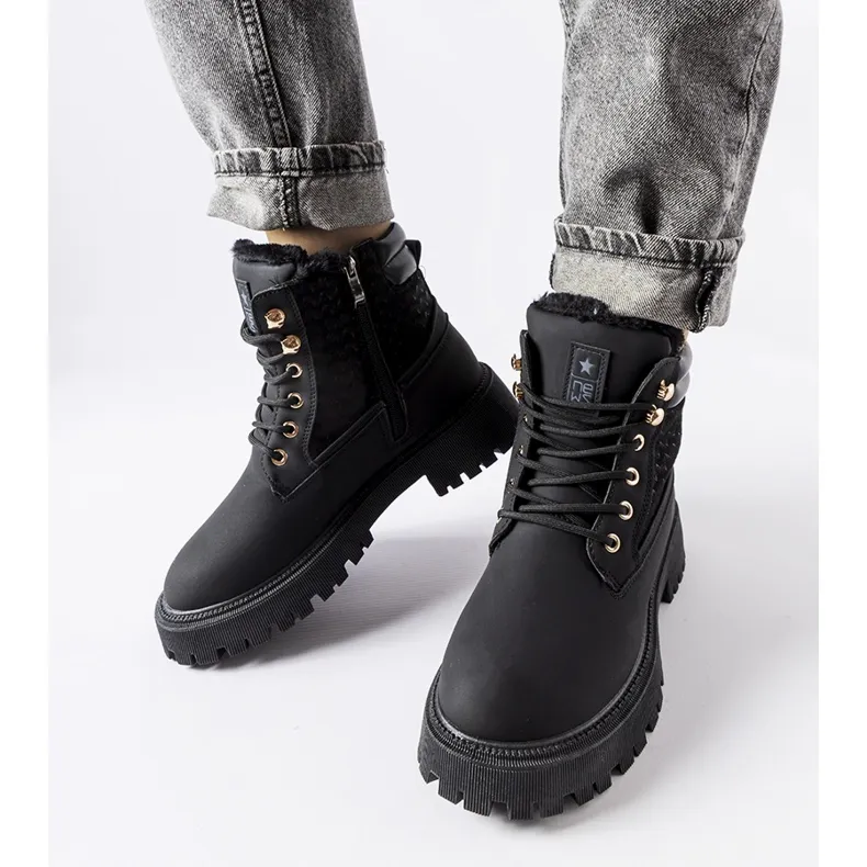 Black insulated Foca boots