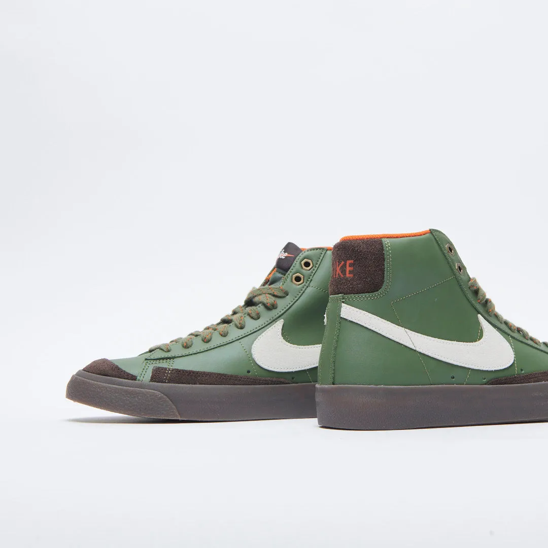 Nike - Blazer Mid 77' Vintage (Army Olive)