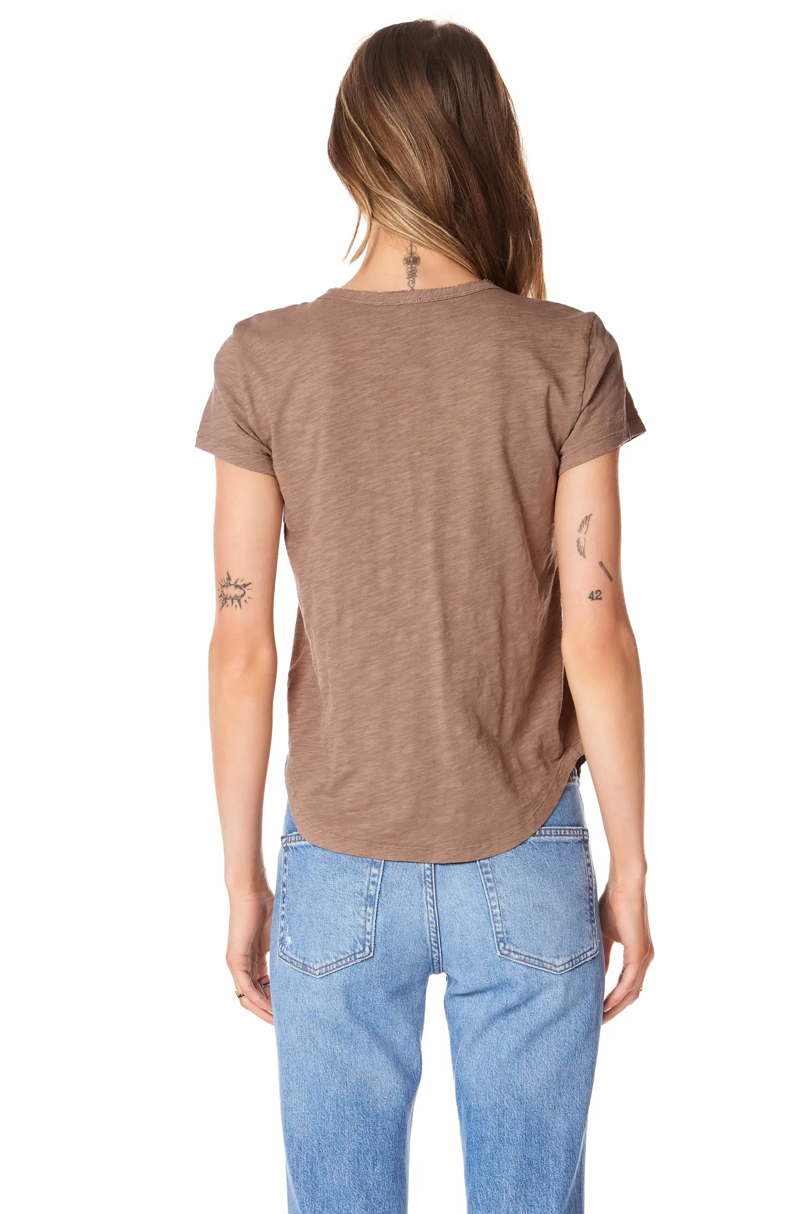 SPLIT NECK RAW EDGE TEE